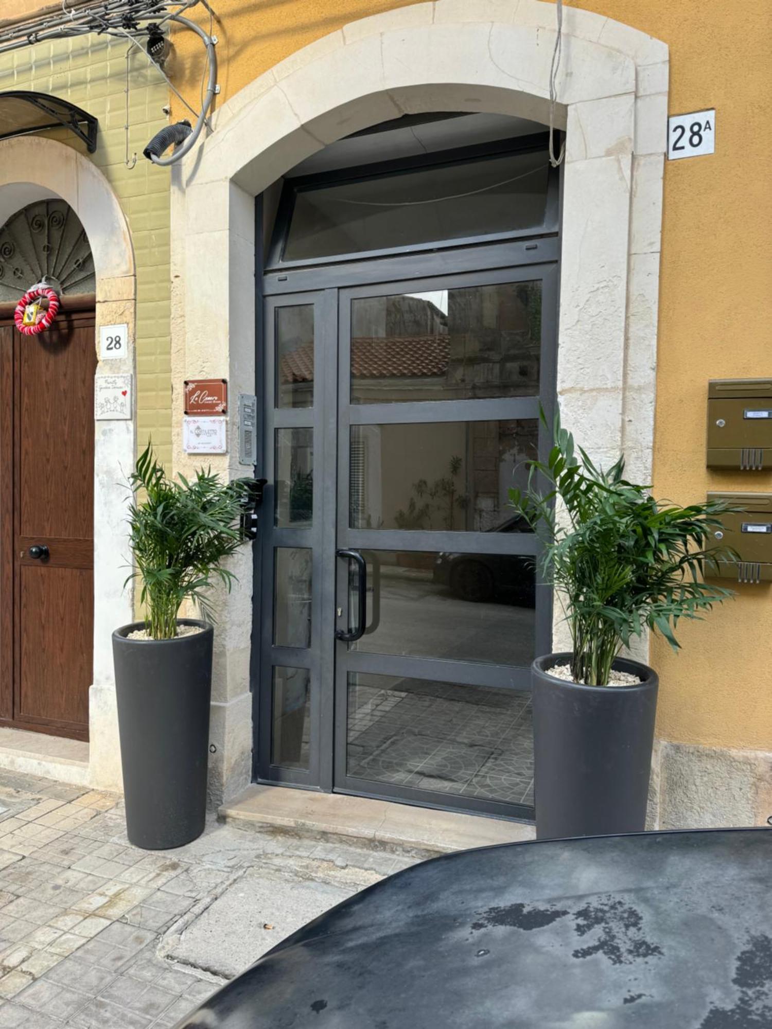 Il Cortiletto28 Rooms & House 锡拉库扎 外观 照片